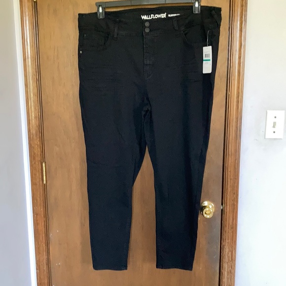 Wallflower luscious curvy skinny fit black jean instastretch 24 junior plus - Picture 9 of 16